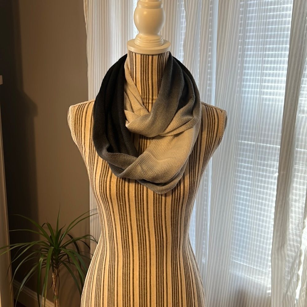 OLD Navy Ombré Grays Infinity Winter Scarf